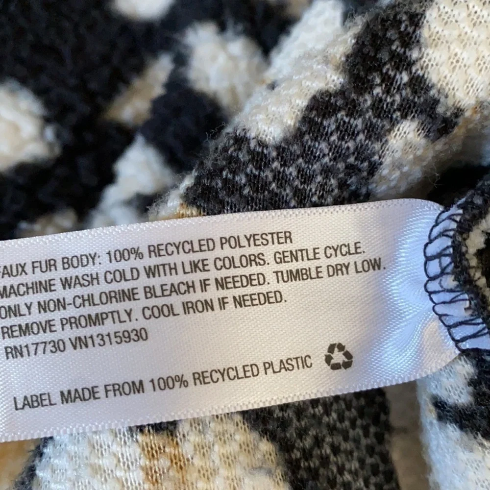 Wild Fable Hoodie Cropped Sweater - Picture 6 of 7